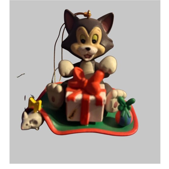 Disney Figaro Cat Christmas Ornament With Gift - Picture 1 of 5
